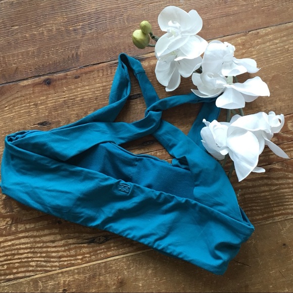 Billabong Crisscross Bikini Top - Picture 2 of 9